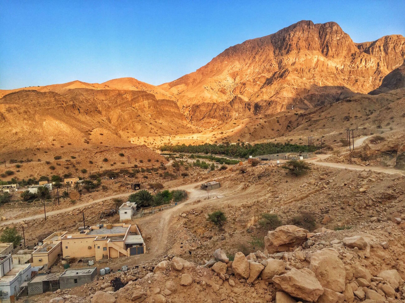 Oman Wadi Arbaeen | Packs Light