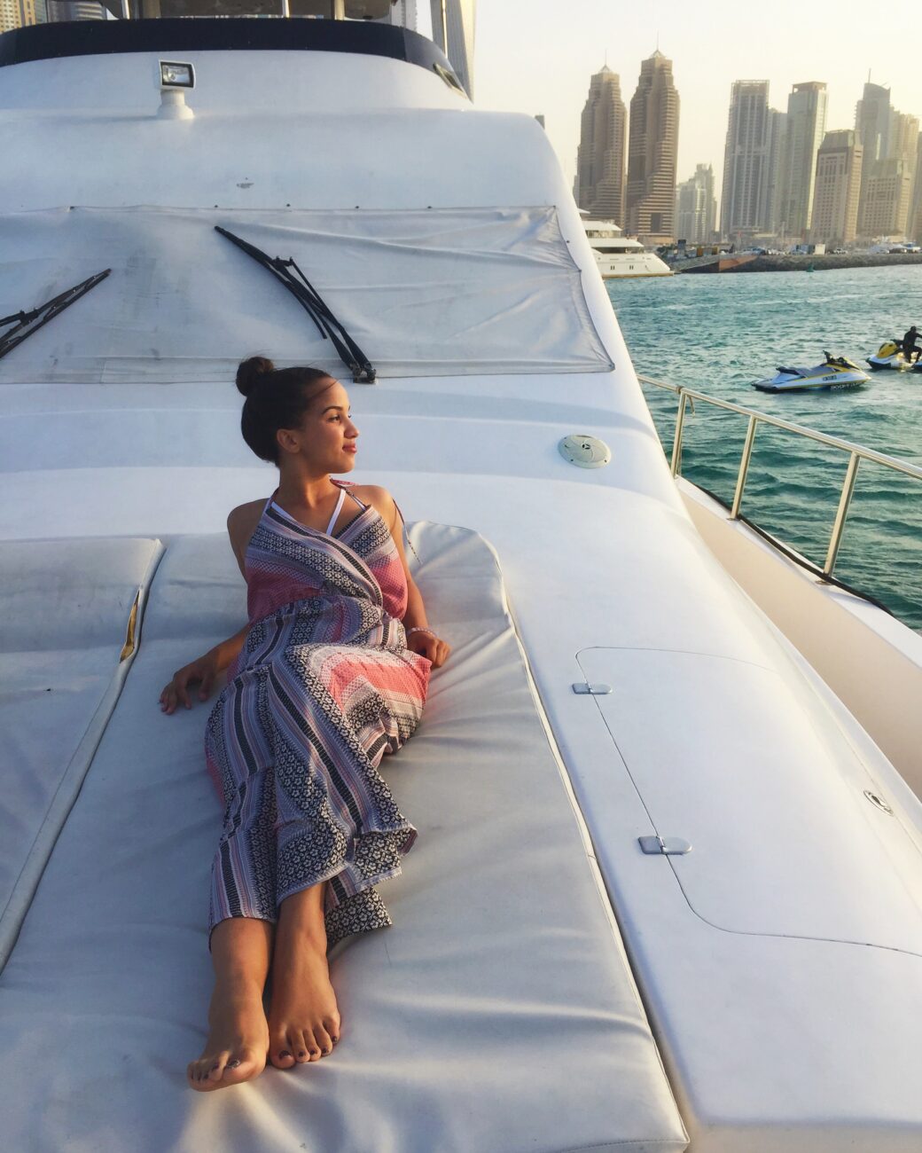 Dubai Yacht | Packs Light