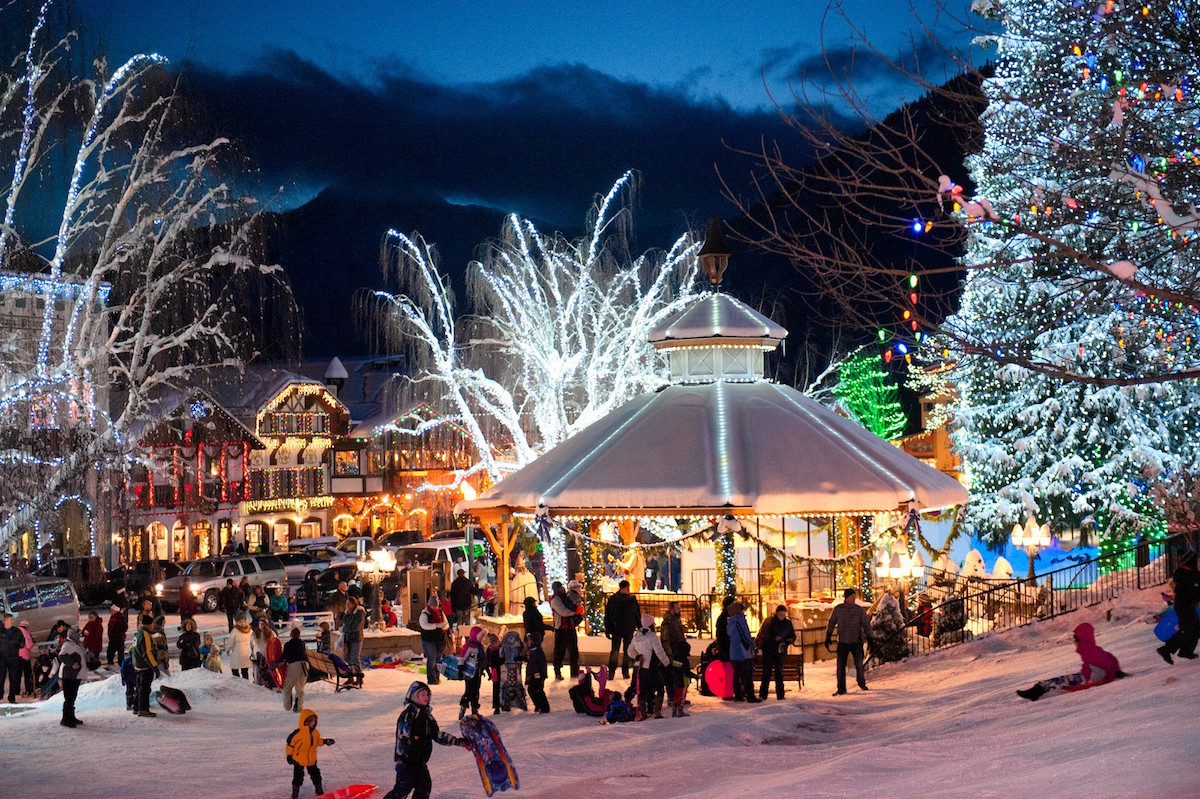 Leavenworth WA Christmas Light | Packs Light